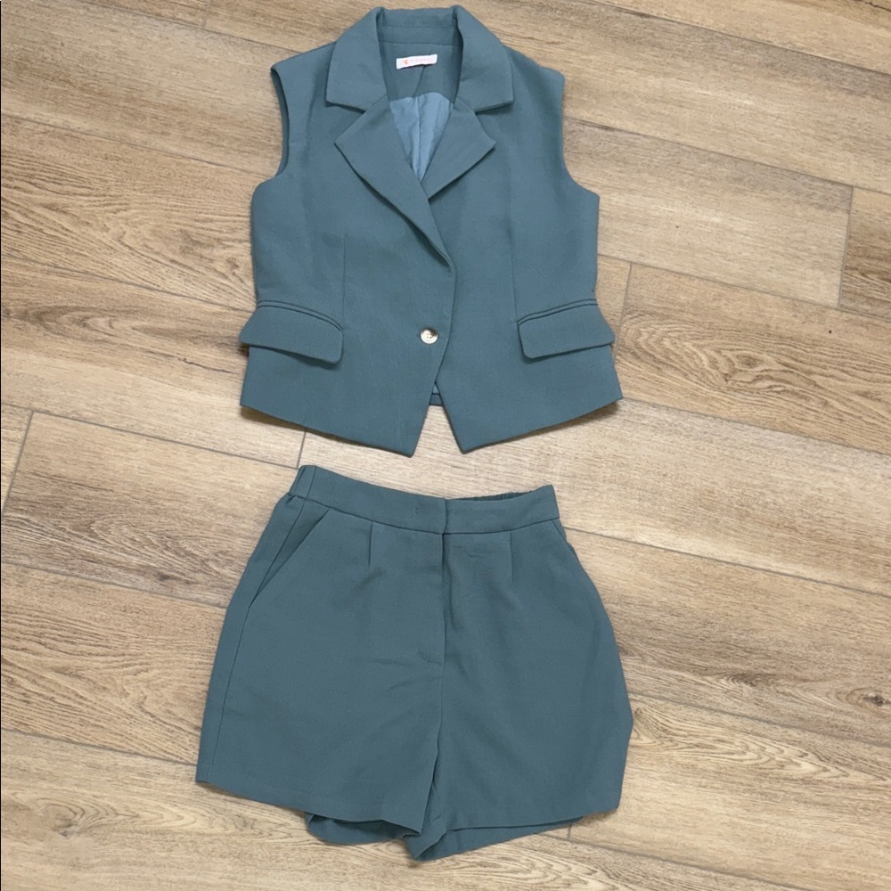 Teal Sleeveless Blazer and Shorts Set